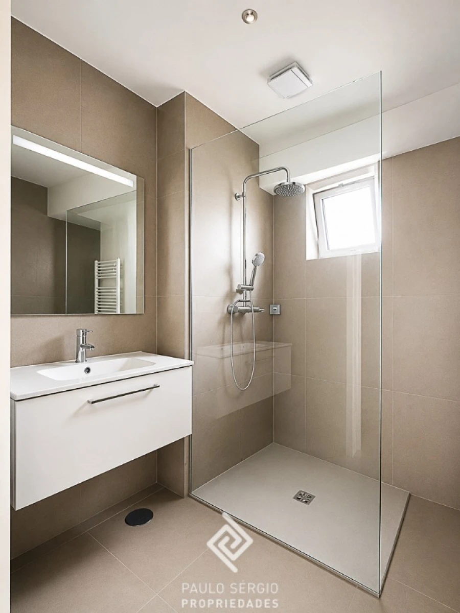 Apartamento T2 para Arrendamento em Aldoar, Foz do Douro e Nevogilde Foto 12