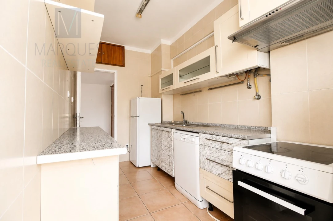 Apartamento T3 para Venda em Almada, Cova da Piedade, Pragal e Cacilhas Foto 4
