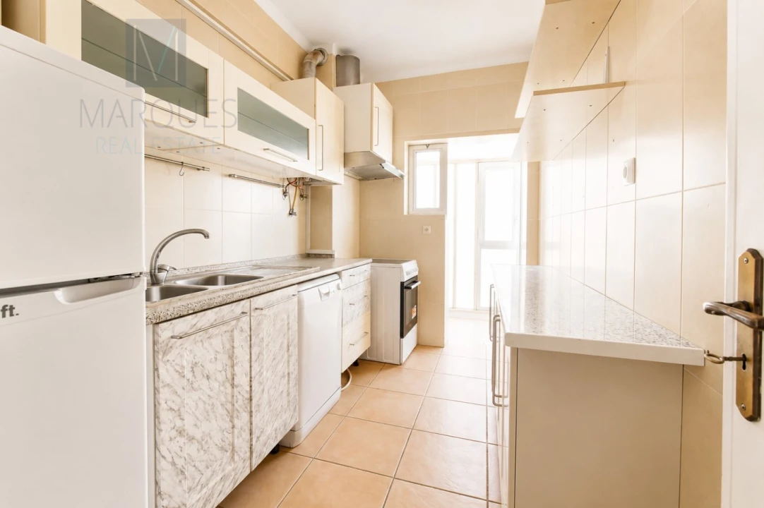Apartamento T3 para Venda em Almada, Cova da Piedade, Pragal e Cacilhas Foto 5