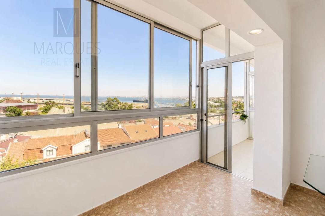 Apartamento T3 para Venda em Almada, Cova da Piedade, Pragal e Cacilhas Foto 11