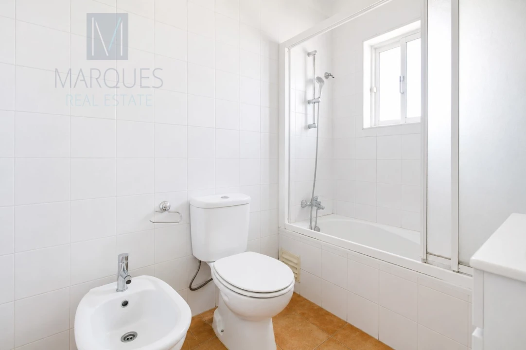Apartamento T3 para Venda em Almada, Cova da Piedade, Pragal e Cacilhas Foto 16