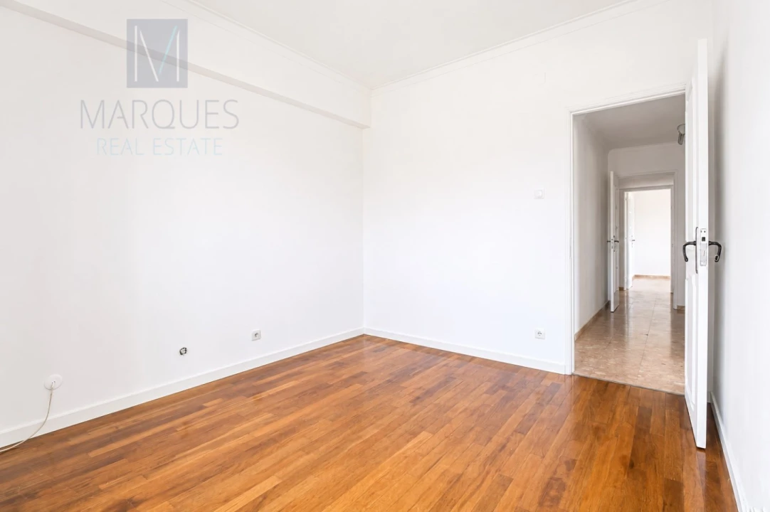 Apartamento T3 para Venda em Almada, Cova da Piedade, Pragal e Cacilhas Foto 17