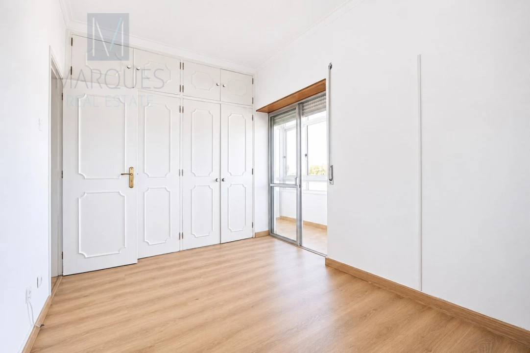 Apartamento T3 para Venda em Almada, Cova da Piedade, Pragal e Cacilhas Foto 22