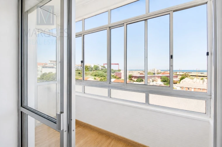 Apartamento T3 para Venda em Almada, Cova da Piedade, Pragal e Cacilhas Foto 23