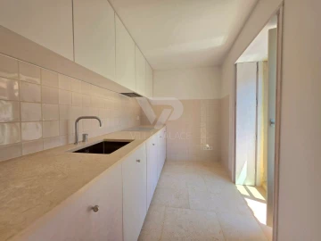 Apartamento T3 para Arrendamento em Campo de Ourique