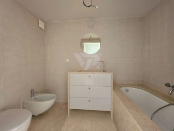 Apartamento T3 para Arrendamento em Campo de Ourique
