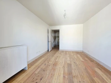 Apartamento T3 para Arrendamento em Campo de Ourique