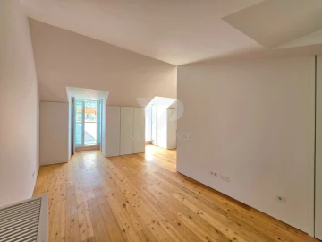 Apartamento T3 para Arrendamento em Campo de Ourique