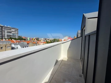 Apartamento T3 para Arrendamento em Campo de Ourique