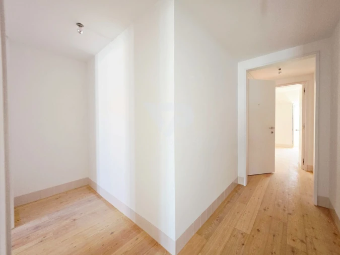 Apartamento T3 para Arrendamento em Campo de Ourique Foto 9
