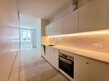 Apartamento T1 para Arrendamento em Campo de Ourique