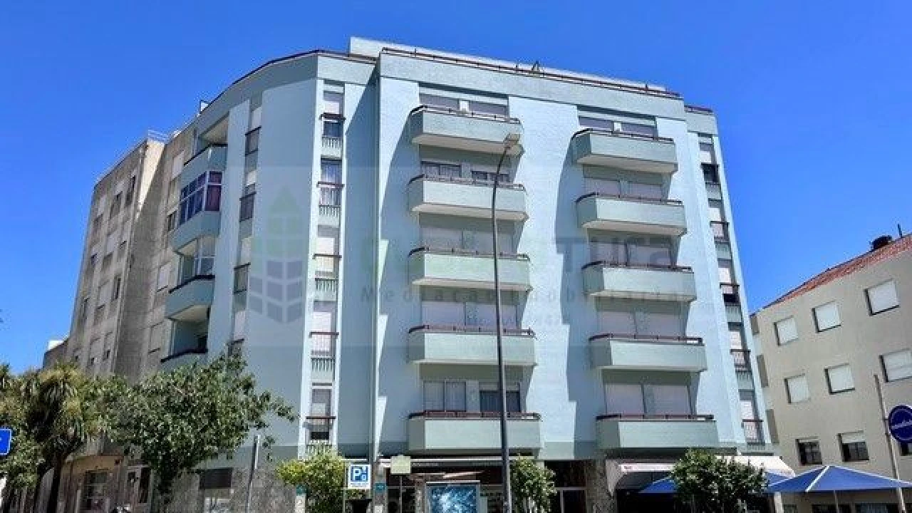 Apartamento T4 para Venda em Cedofeita, Santo Ildefonso, Sé, Miragaia, São Nicolau e Vitória Foto 1