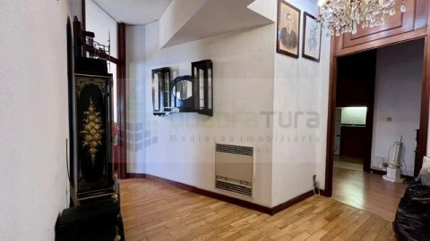 Apartamento T4 para Venda em Cedofeita, Santo Ildefonso, Sé, Miragaia, São Nicolau e Vitória