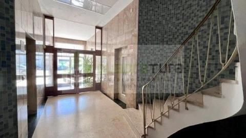 Apartamento T3 para Venda em Cedofeita, Santo Ildefonso, Sé, Miragaia, São Nicolau e Vitória