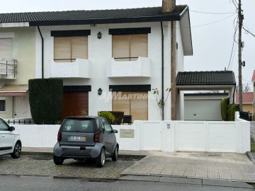 Moradia T4 para Arrendamento em Custóias, Leça do Balio e Guifões