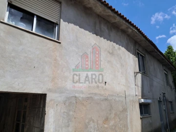 Moradia T4 para Venda em Serpins