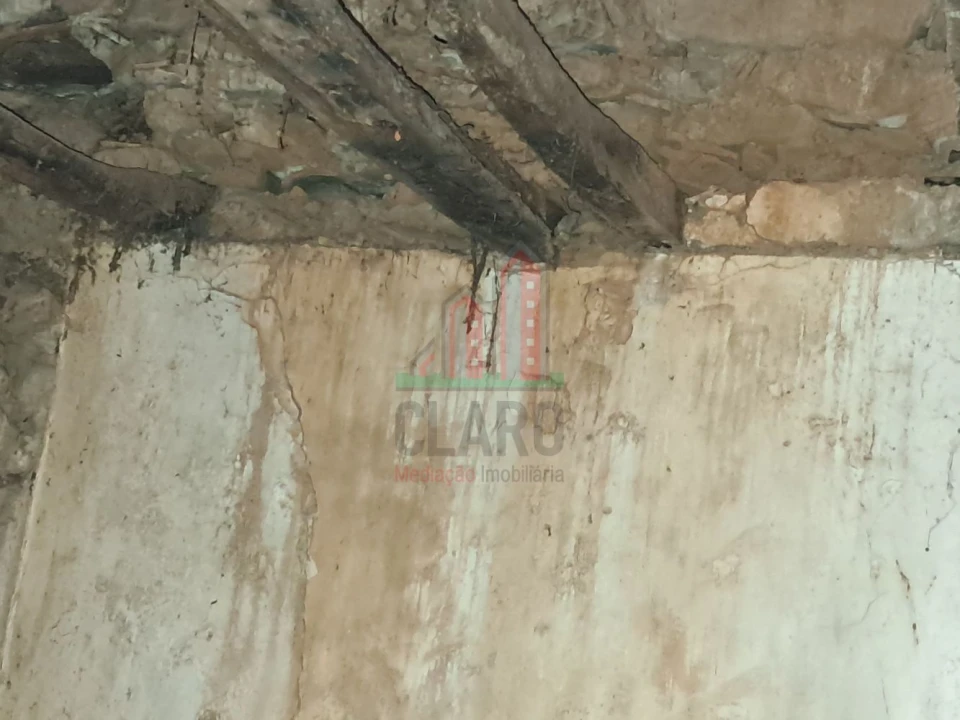 Moradia T4 para Venda em Serpins Foto 27
