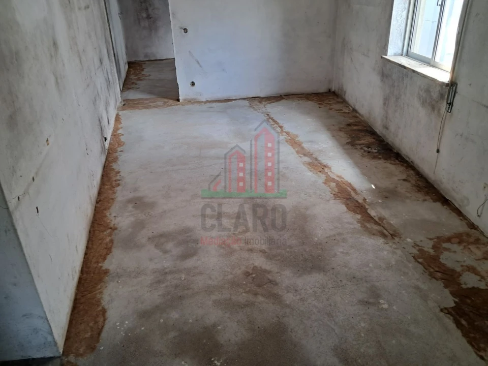 Moradia T4 para Venda em Serpins Foto 12