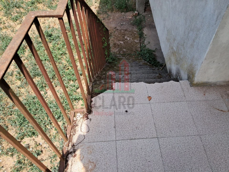 Moradia T4 para Venda em Serpins Foto 10