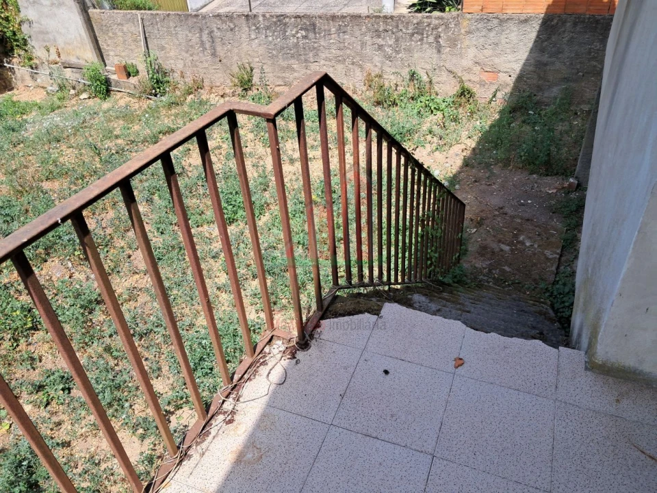 Moradia T4 para Venda em Serpins Foto 13