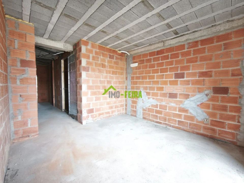 Apartamento T3 para Venda em Santa Maria da Feira, Travanca, Sanfins e Espargo Foto 2