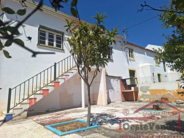 Moradia T3 para Venda em Cadaval e Pêro Moniz