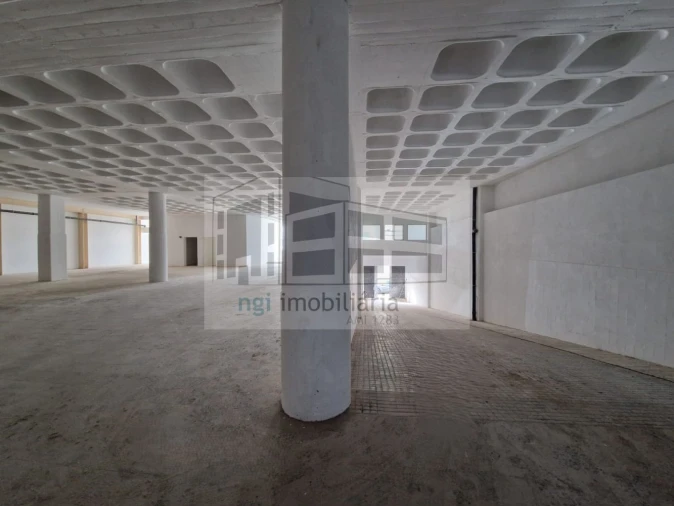 Loja para Venda em Sacavém e Prior Velho Foto 2