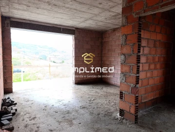 Moradia T4 para Venda em Teixoso e Sarzedo