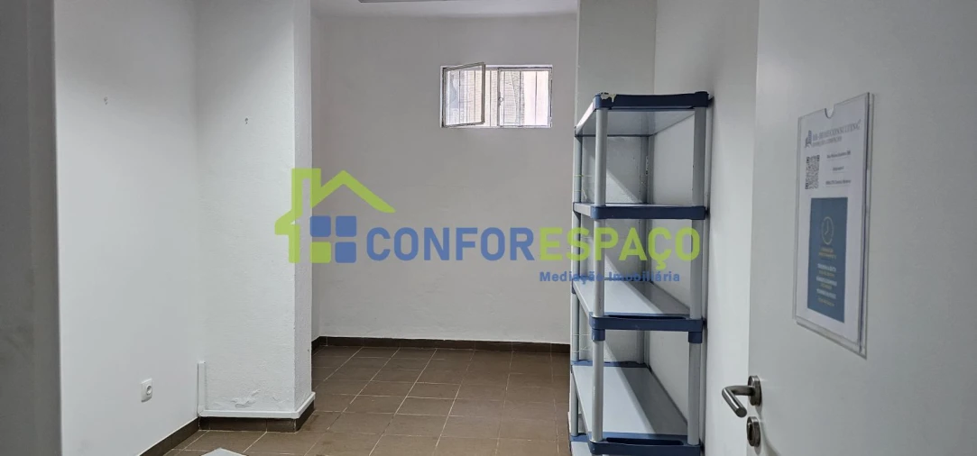 Loja para Arrendamento em Castelo Branco Foto 2
