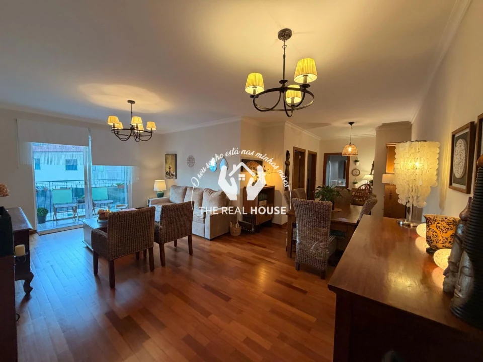 Apartamento T1 para Venda em Caniço Foto 1