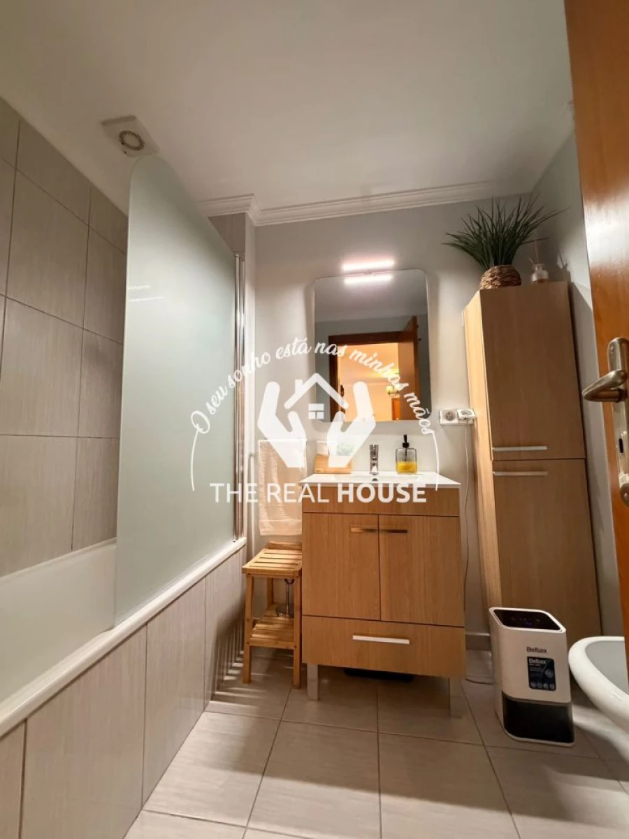 Apartamento T1 para Venda em Caniço Foto 10