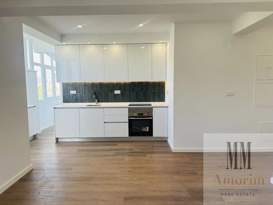 Apartamento T2 para Venda em Venteira Foto 3