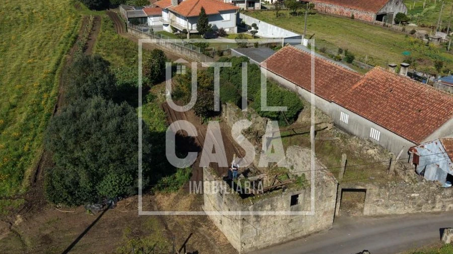 Terreno para Venda em Vila Cova e Feitos