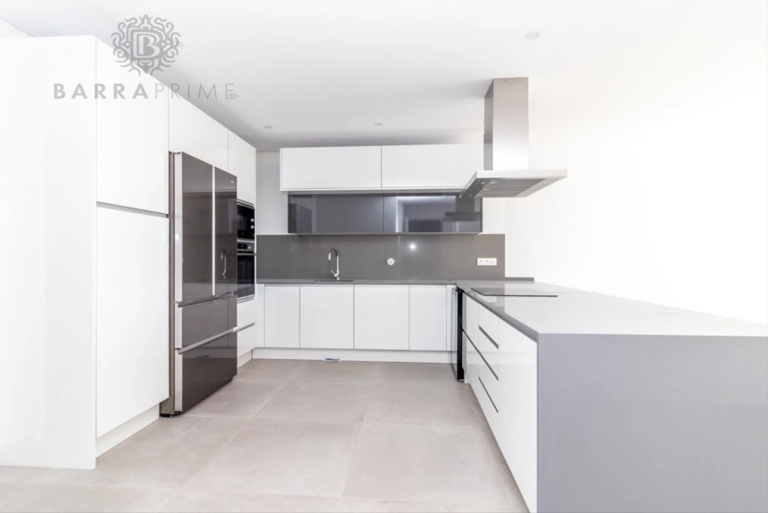 Apartamento T3 para Venda em Loule (São Sebastião) Foto 2