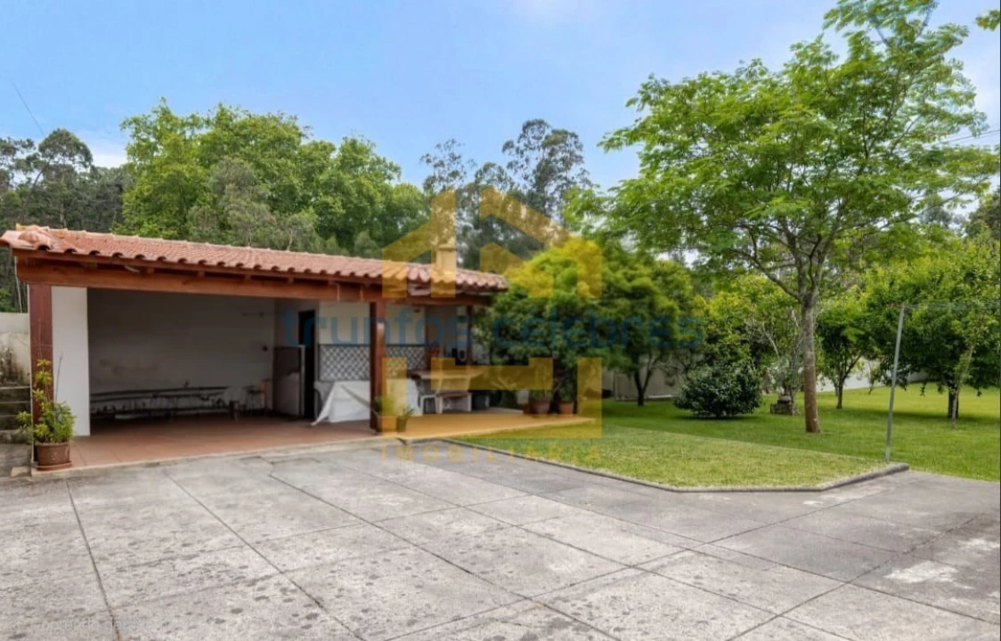Moradia T4 para Venda em Laundos Foto 28