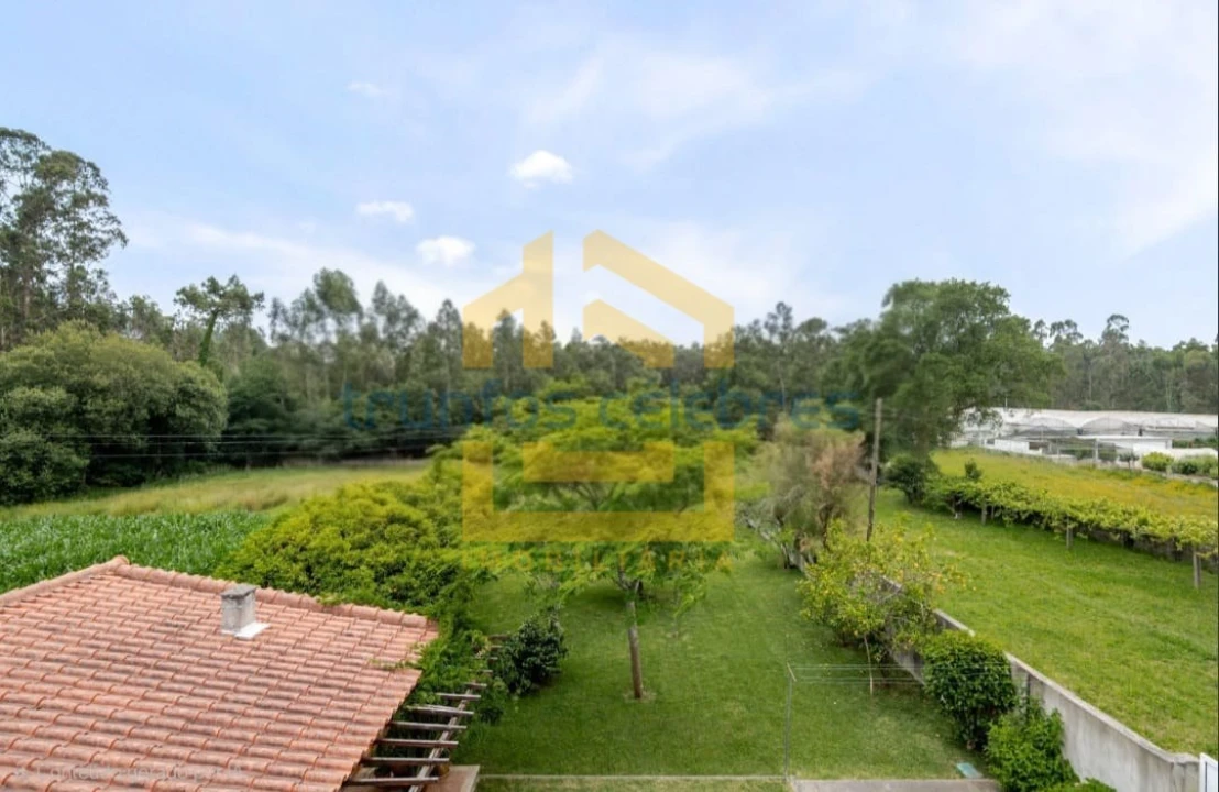 Moradia T4 para Venda em Laundos Foto 30