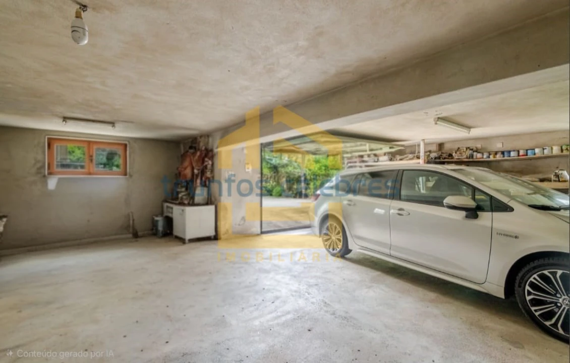Moradia T4 para Venda em Laundos Foto 40