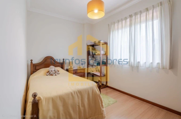 Moradia T4 para Venda em Laundos Foto 25