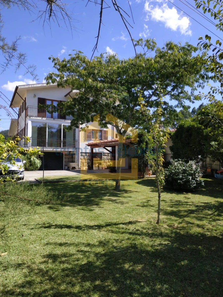 Moradia T4 para Venda em Laundos Foto 32