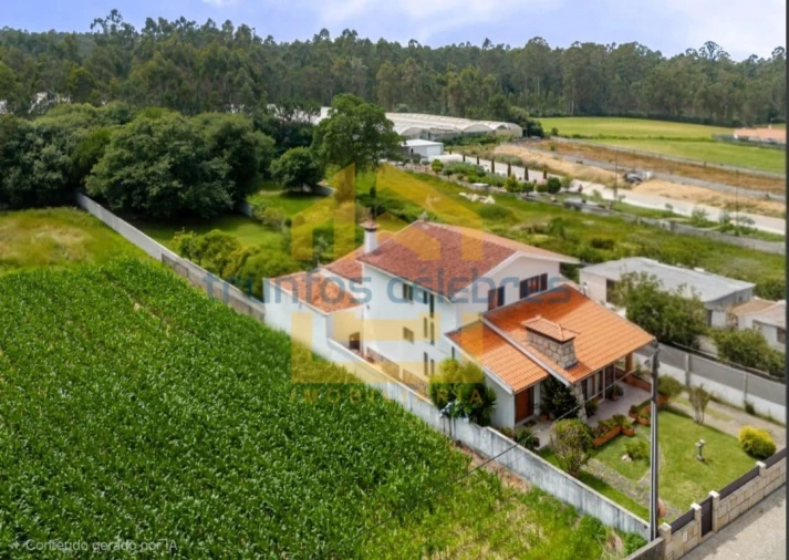 Moradia T4 para Venda em Laundos Foto 46
