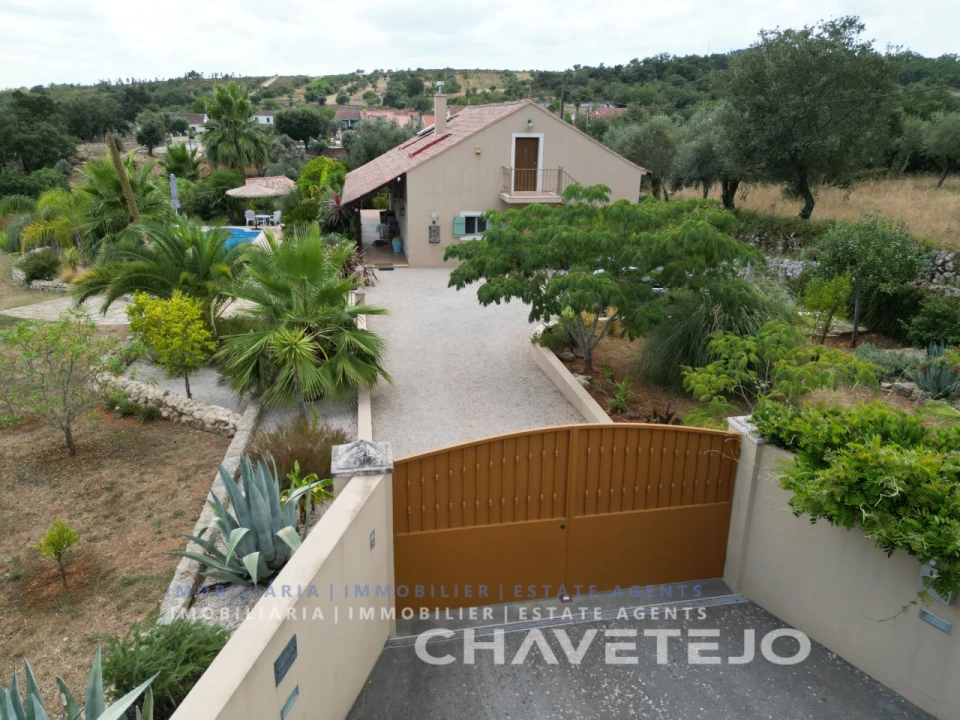 Moradia T3 para Venda em Chãos Foto 5