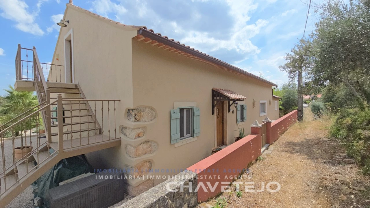 Moradia T3 para Venda em Chãos Foto 3