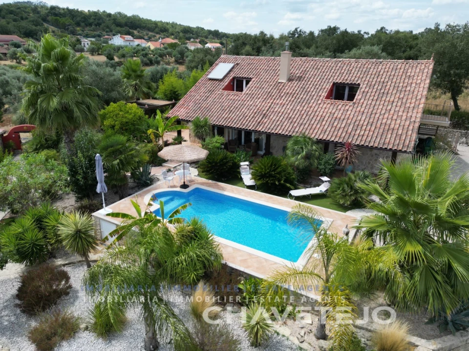 Moradia T3 para Venda em Chãos Foto 1