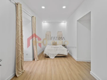 Moradia T4 para Venda em Santa Eulalia