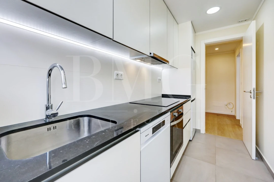 Apartamento T1 para Arrendamento em Algés, Linda-A-Velha e Cruz Quebrada-Dafundo Foto 5