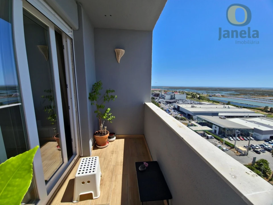 Apartamento T3 para Venda em Faro (Sé e São Pedro) Foto 1