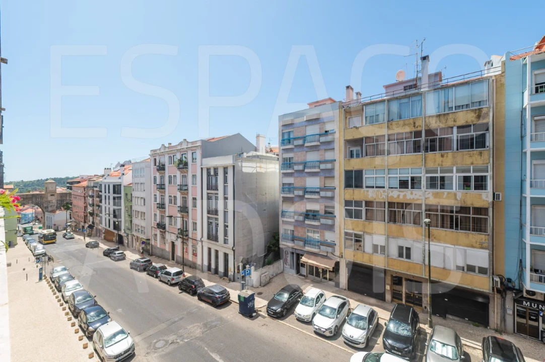 Apartamento T2 para Arrendamento em Campolide Foto 10
