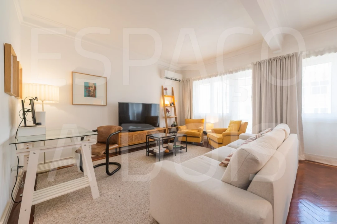 Apartamento T2 para Arrendamento em Campolide Foto 13