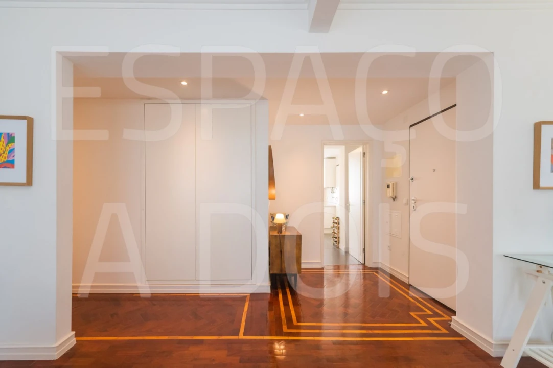 Apartamento T2 para Arrendamento em Campolide Foto 16