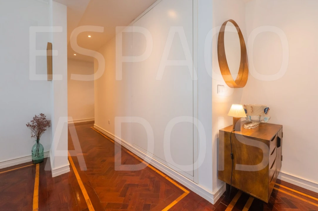 Apartamento T2 para Arrendamento em Campolide Foto 28